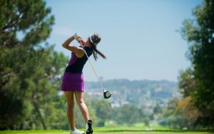 tư thế đứng chuẩn khi chơi golf