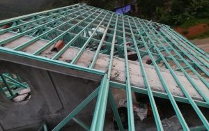 Mái có khung kèo bằng sắt, thép mạ hoặc gỗ