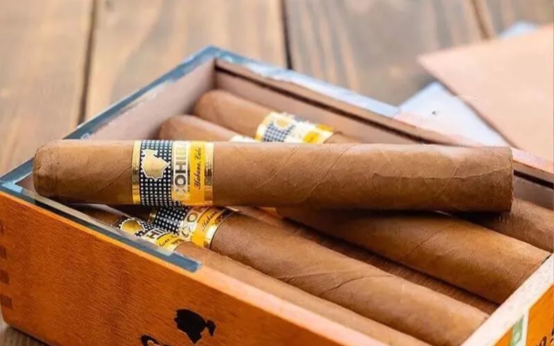 Địa chỉ bán cigar chính hãng