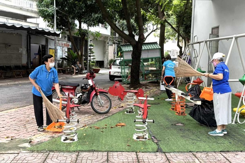 Vệ sinh phương tiện và khu vực công cộng
